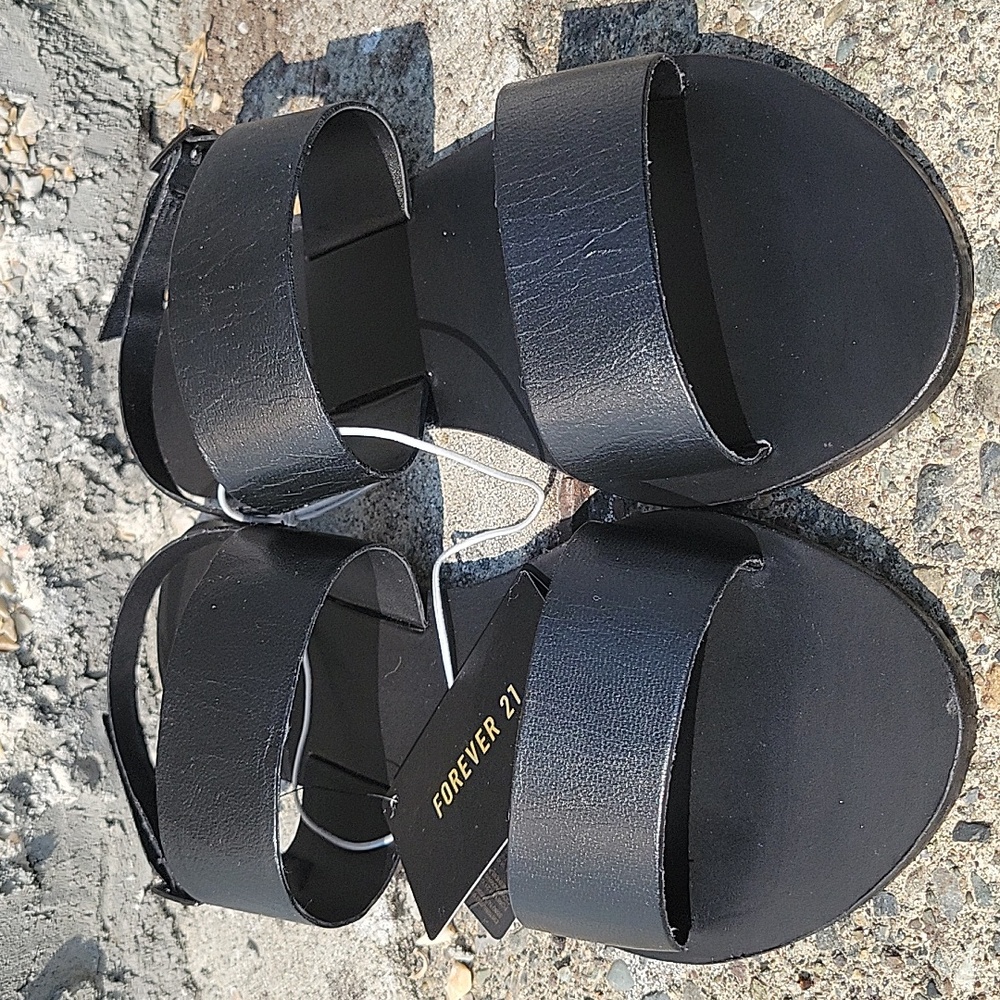 *nwt* forever 21 sandals